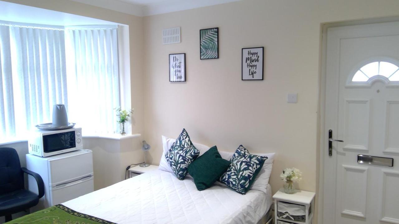 Luxury London Ensuite Double Room, Park Free, Tram-Train! Mitcham Exterior foto