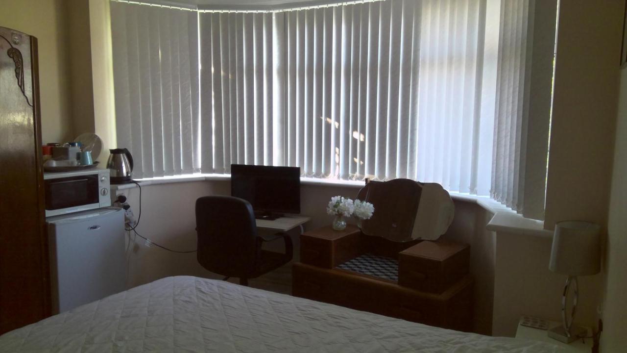 Luxury London Ensuite Double Room, Park Free, Tram-Train! Mitcham Exterior foto