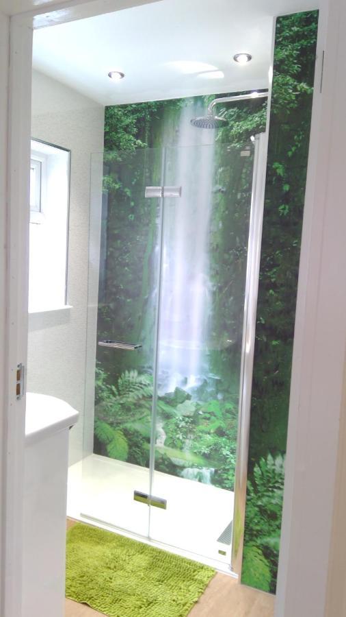 Luxury London Ensuite Double Room, Park Free, Tram-Train! Mitcham Exterior foto